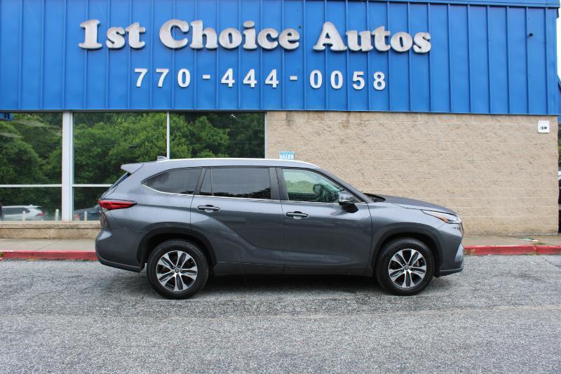 Toyota Highlander Hybrid XLE FWD (Natl) 2023