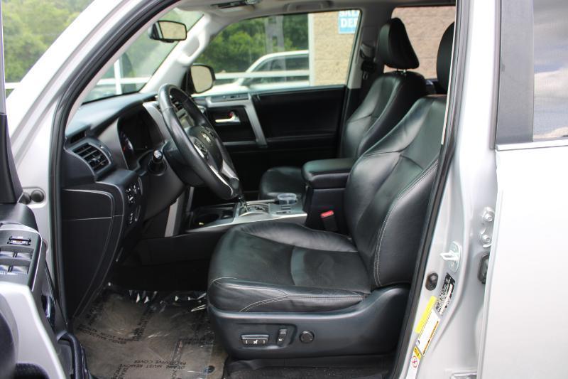 Toyota 4Runner SR5 Premium 2WD (Natl) 2018