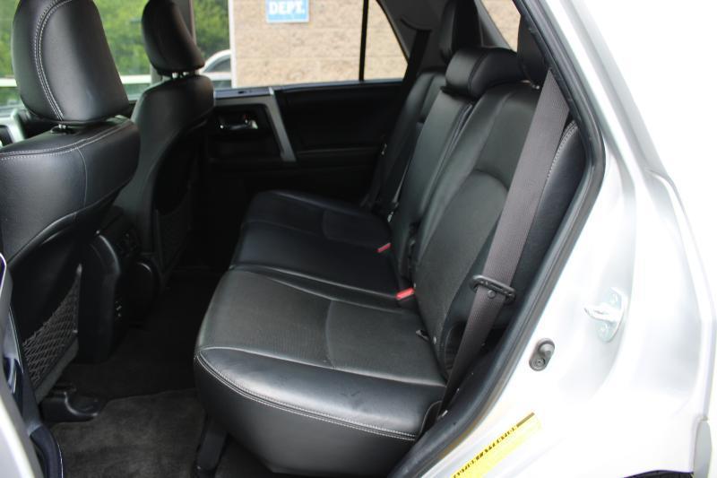 Toyota 4Runner SR5 Premium 2WD (Natl) 2018
