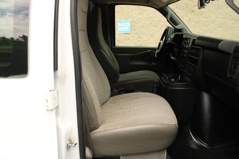 Chevrolet Express Cargo Van RWD 2500 155" 2016