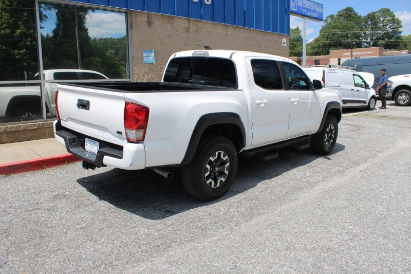 Toyota Tacoma TRD Off Road Double Cab 5' Bed V6 4x2 AT (Natl) 2017