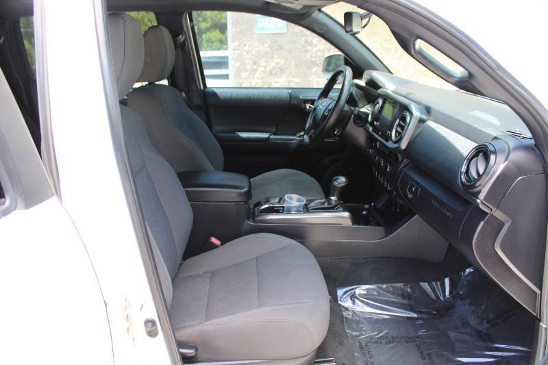 Toyota Tacoma TRD Off Road Double Cab 5' Bed V6 4x2 AT (Natl) 2017