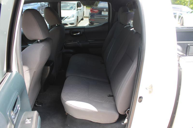Toyota Tacoma TRD Off Road Double Cab 5' Bed V6 4x2 AT (Natl) 2017