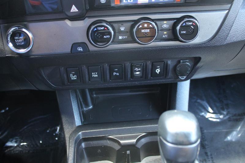 Toyota Tacoma TRD Off Road Double Cab 5' Bed V6 4x2 AT (Natl) 2017