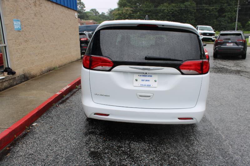 Chrysler Voyager LX FWD 2021