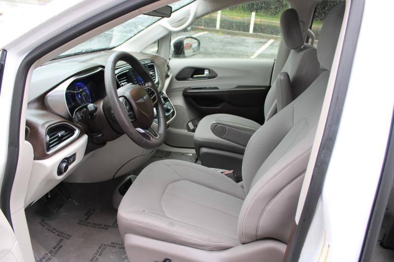 Chrysler Voyager LX FWD 2021