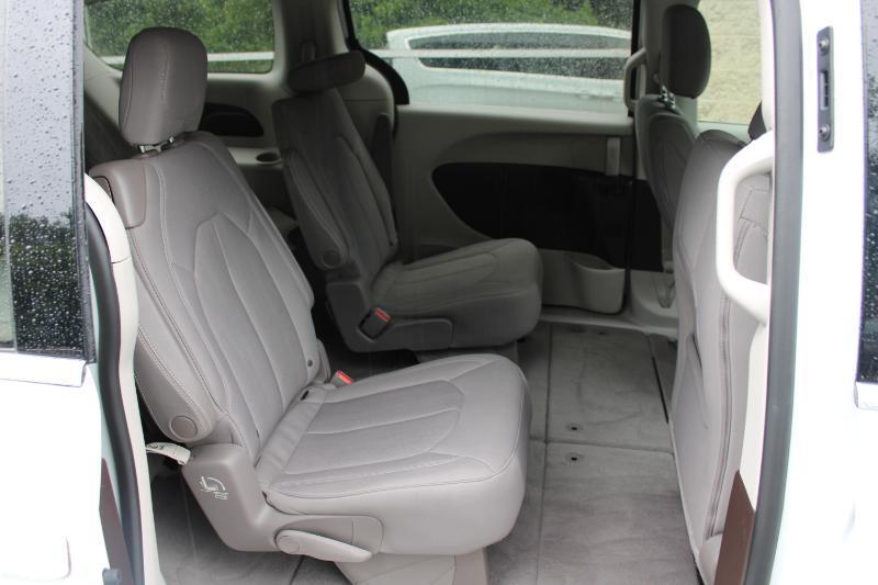 Chrysler Voyager LX FWD 2021