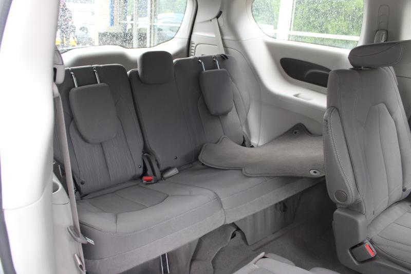 Chrysler Voyager LX FWD 2021