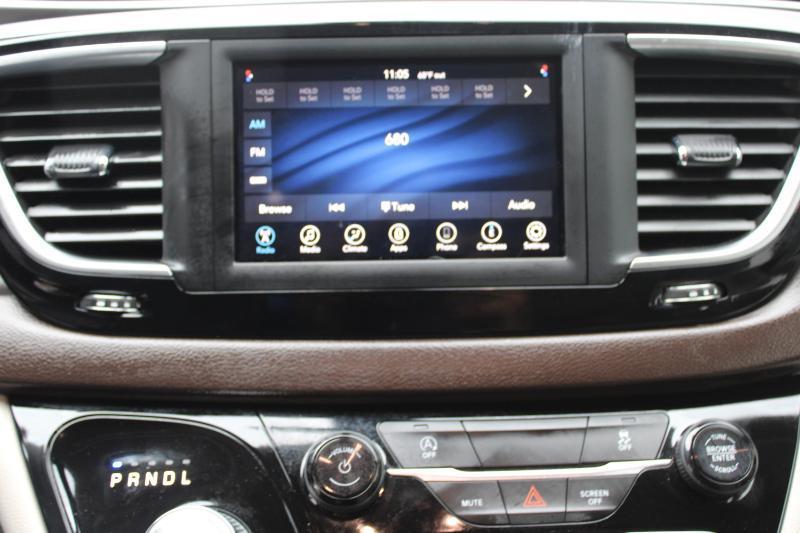 Chrysler Voyager LX FWD 2021