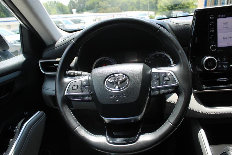 Toyota Highlander Hybrid LE FWD (Natl) 2021
