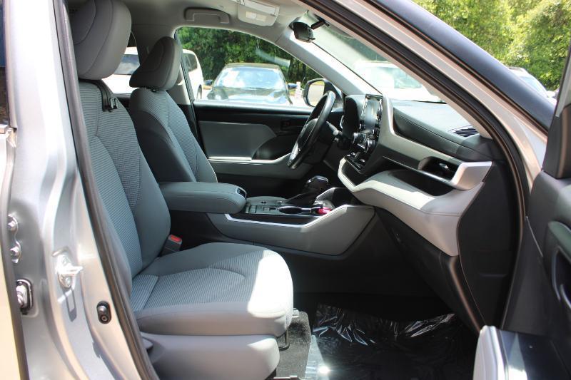 Toyota Highlander Hybrid LE FWD (Natl) 2021
