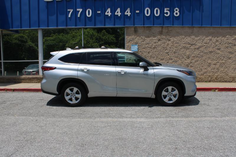 Toyota Highlander Hybrid LE FWD (Natl) 2021