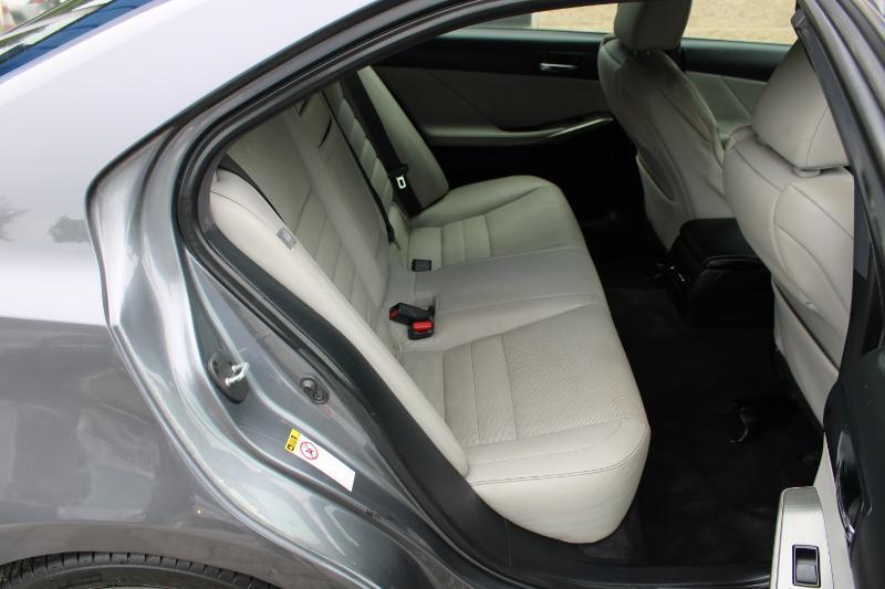 Lexus IS 250 4dr Sport Sdn RWD 2015