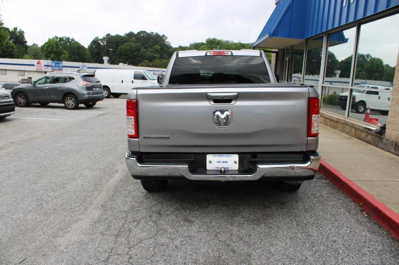 RAM 1500 Big Horn 4x2 Quad Cab 6'4" Box 2021