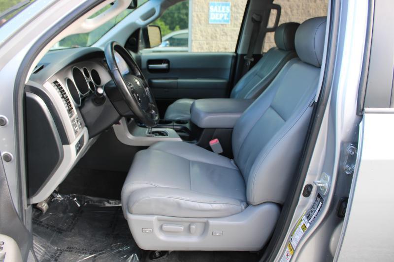 Toyota Sequoia RWD 5.7L Limited (Natl) 2012