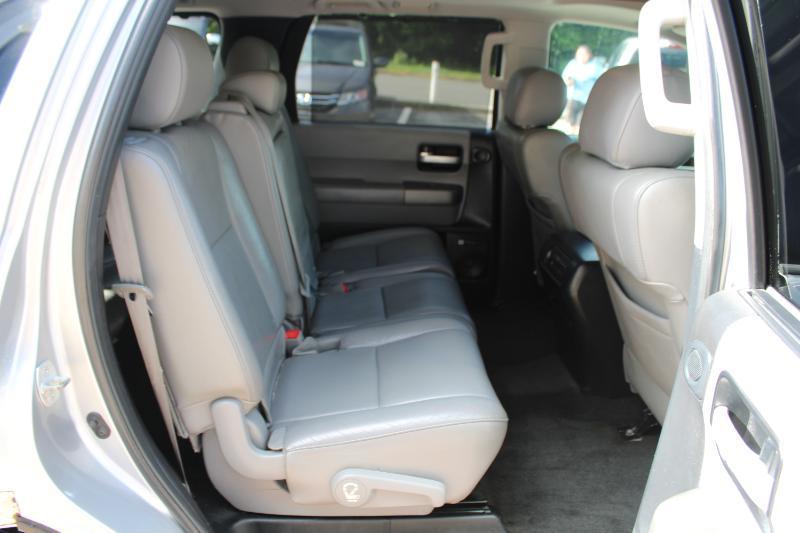 Toyota Sequoia RWD 5.7L Limited (Natl) 2012