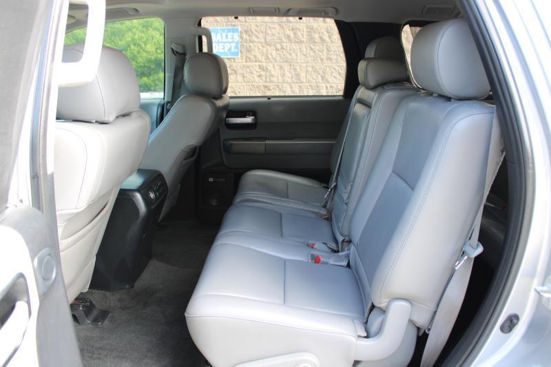 Toyota Sequoia RWD 5.7L Limited (Natl) 2012