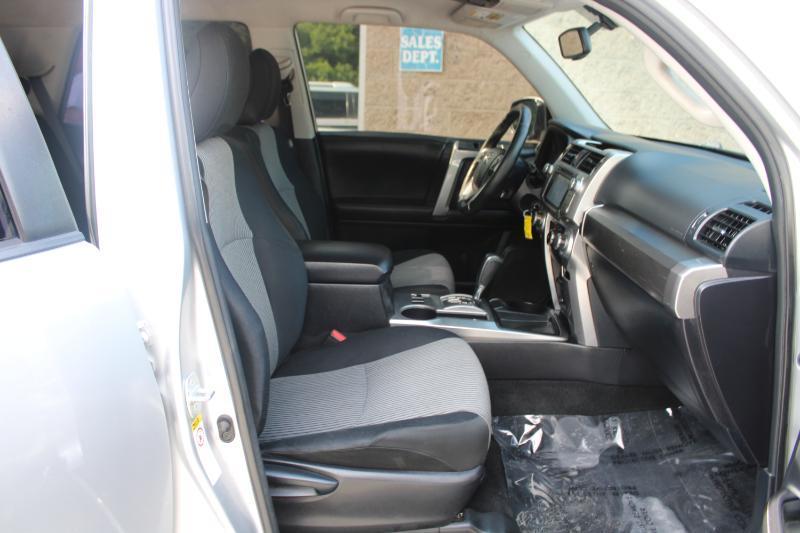 Toyota 4Runner RWD 4dr V6 SR5 Premium (Natl) 2015