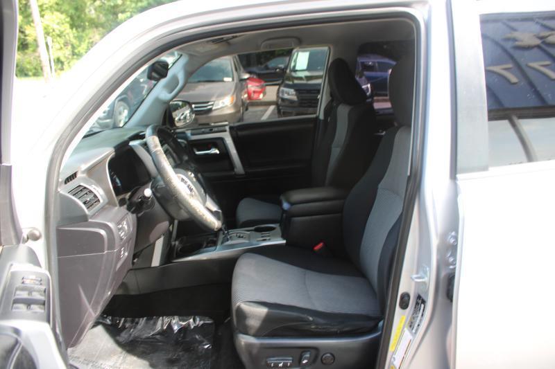 Toyota 4Runner RWD 4dr V6 SR5 Premium (Natl) 2015