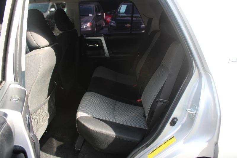 Toyota 4Runner RWD 4dr V6 SR5 Premium (Natl) 2015