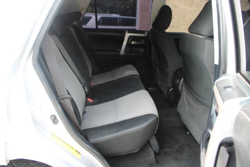 Toyota 4Runner RWD 4dr V6 SR5 Premium (Natl) 2015