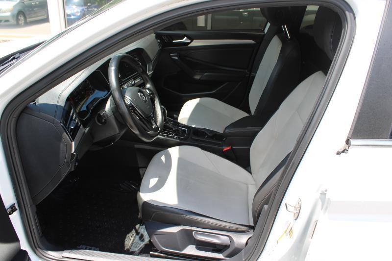 Volkswagen Jetta R-Line Auto w/SULEV 2020