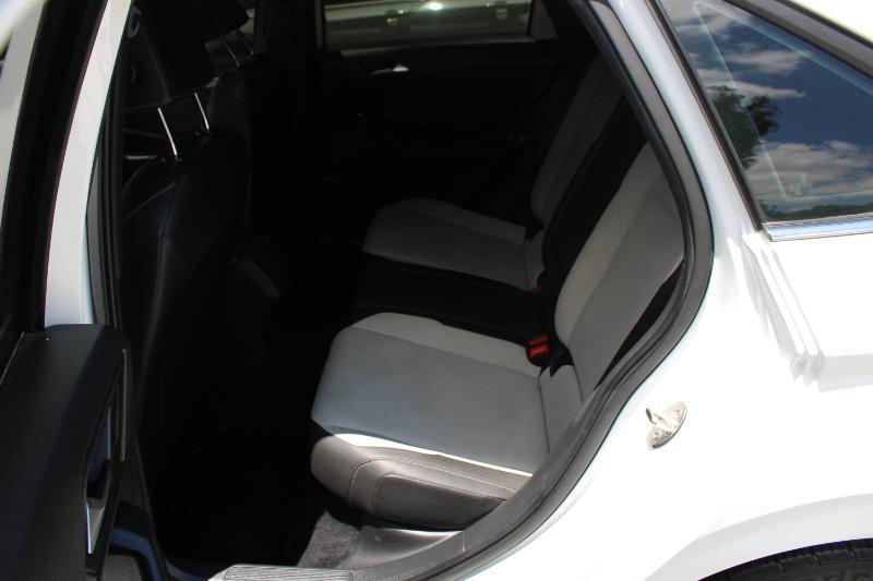 Volkswagen Jetta R-Line Auto w/SULEV 2020