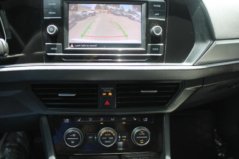 Volkswagen Jetta R-Line Auto w/SULEV 2020