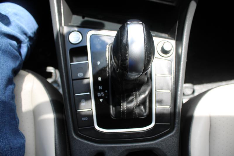 Volkswagen Jetta R-Line Auto w/SULEV 2020