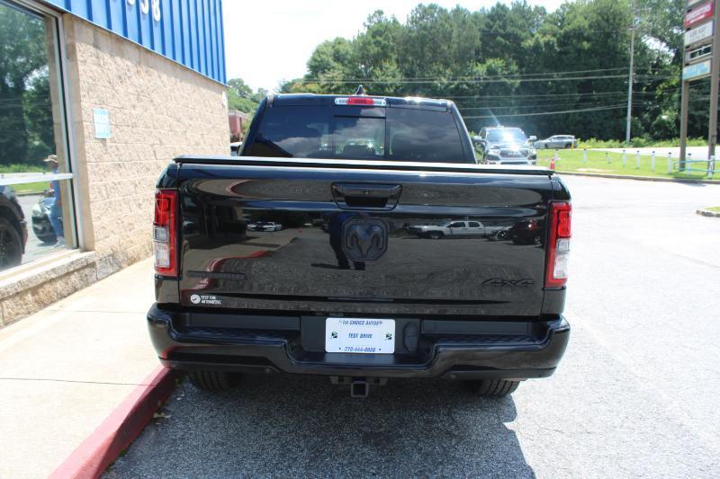 RAM 1500 Big Horn 4x4 Crew Cab 5'7" Box 2022