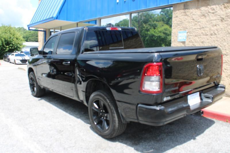 RAM 1500 Big Horn 4x4 Crew Cab 5'7" Box 2022