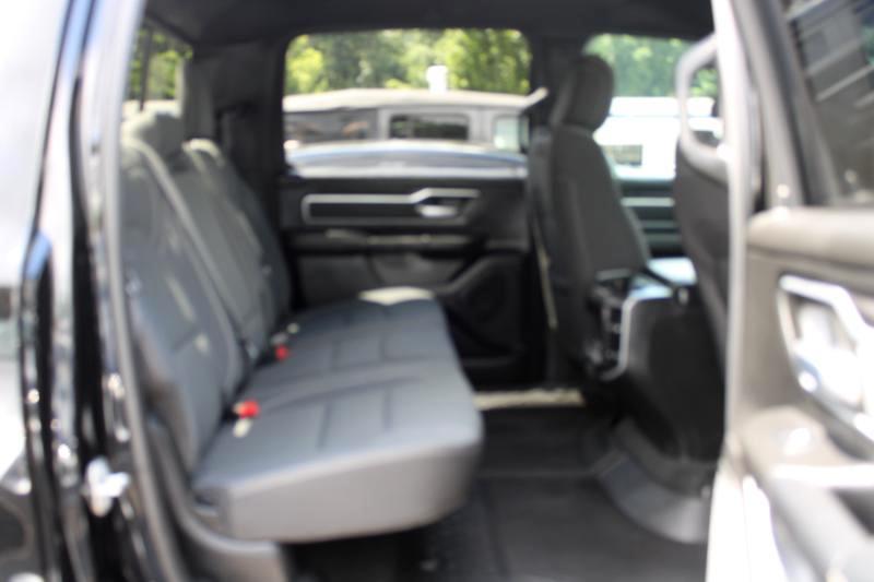 RAM 1500 Big Horn 4x4 Crew Cab 5'7" Box 2022