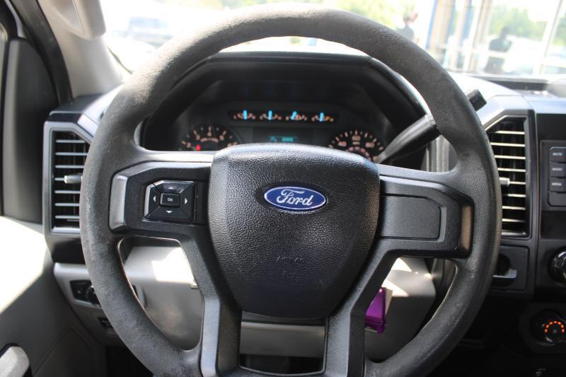 Ford F-150 XLT 2WD Reg Cab 8' Box 2017