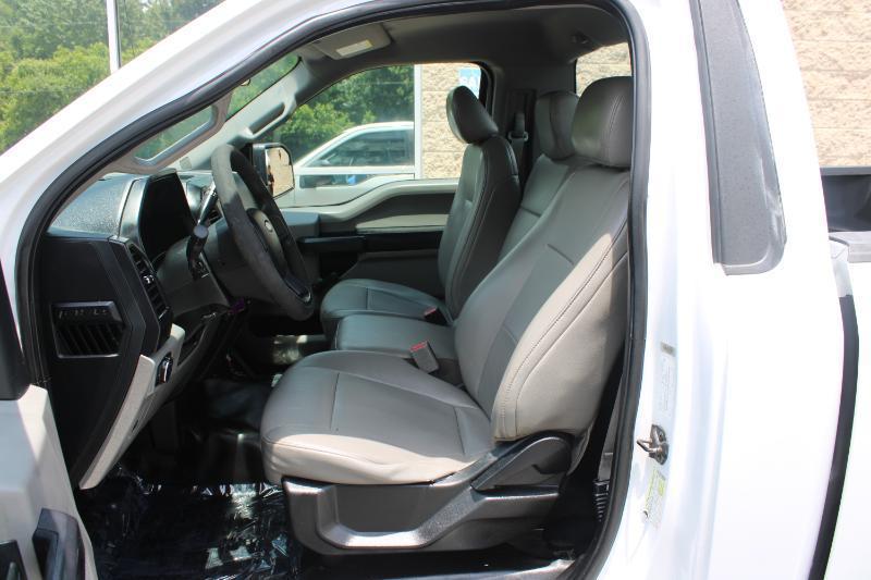 Ford F-150 XLT 2WD Reg Cab 8' Box 2017