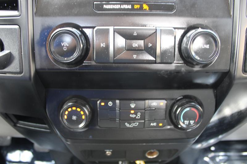 Ford F-150 XLT 2WD Reg Cab 8' Box 2017