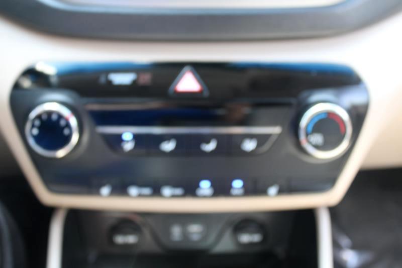 Hyundai Tucson AWD 4dr Sport w/Beige Int 2016