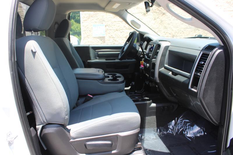 RAM 2500 4WD Reg Cab 140.5" Tradesman 2016