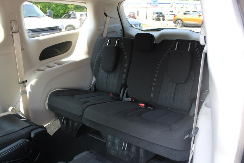 Chrysler Voyager LX FWD 2022