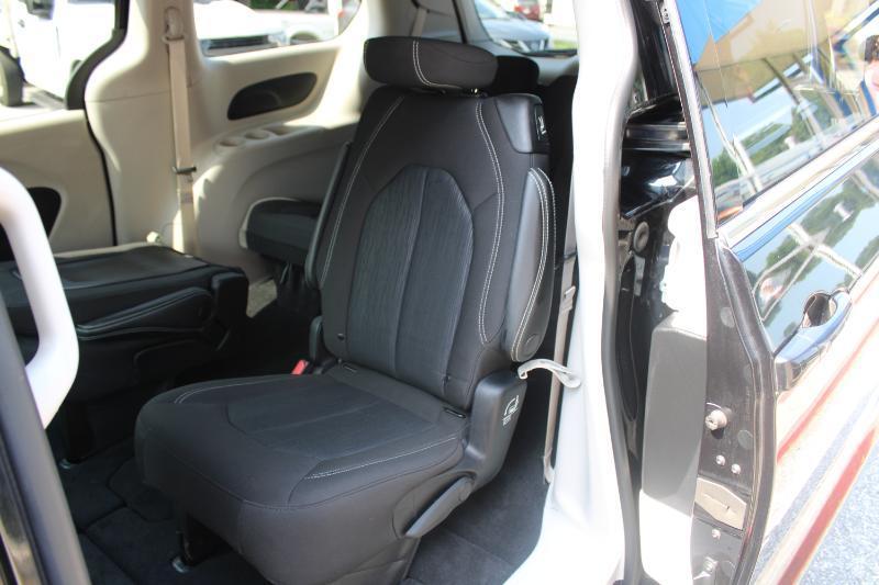 Chrysler Voyager LX FWD 2022