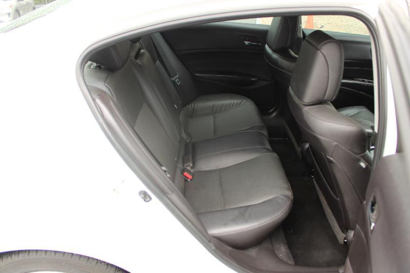 Acura ILX Sedan w/Technology Plus Pkg 2017