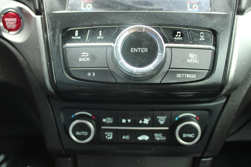 Acura ILX Sedan w/Technology Plus Pkg 2017