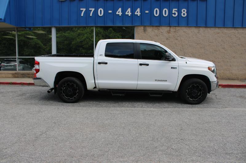 Toyota Tundra 4WD SR5 CrewMax 5.5' Bed 5.7L FFV (Natl) 2018