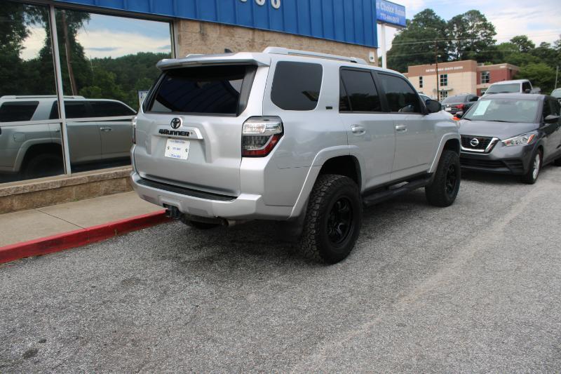 Toyota 4Runner SR5 Premium 2WD (Natl) 2018