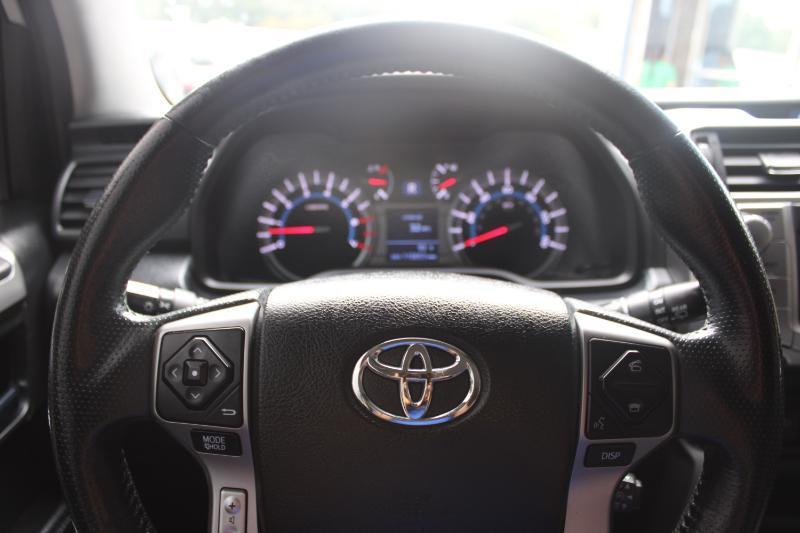 Toyota 4Runner SR5 Premium 2WD (Natl) 2018