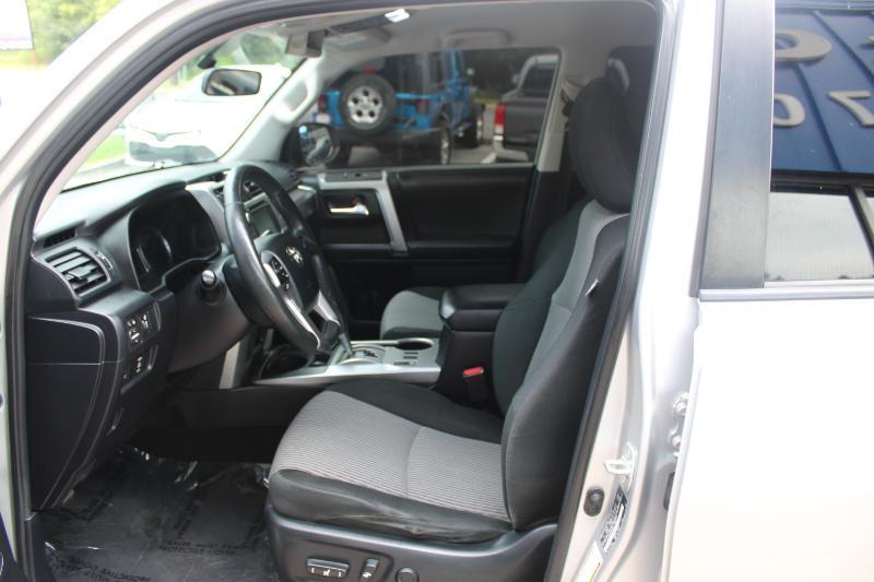 Toyota 4Runner SR5 Premium 2WD (Natl) 2018