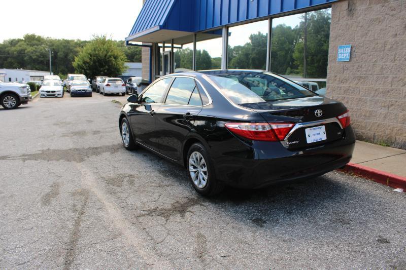 Toyota Camry 4dr Sdn I4 Auto XLE (Natl) 2015