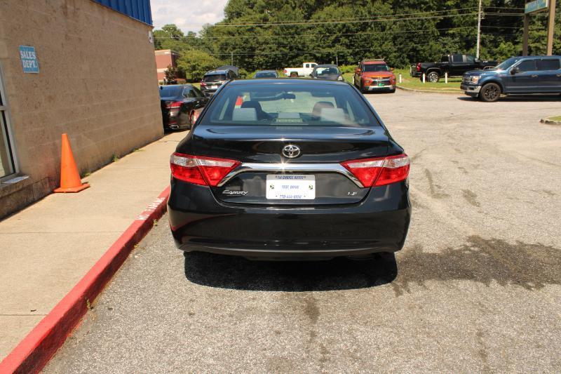 Toyota Camry 4dr Sdn I4 Auto XLE (Natl) 2015