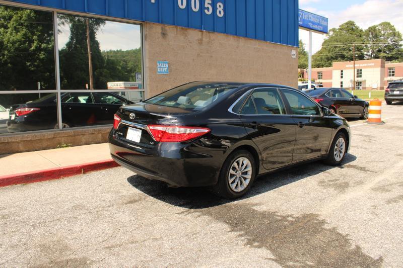 Toyota Camry 4dr Sdn I4 Auto XLE (Natl) 2015