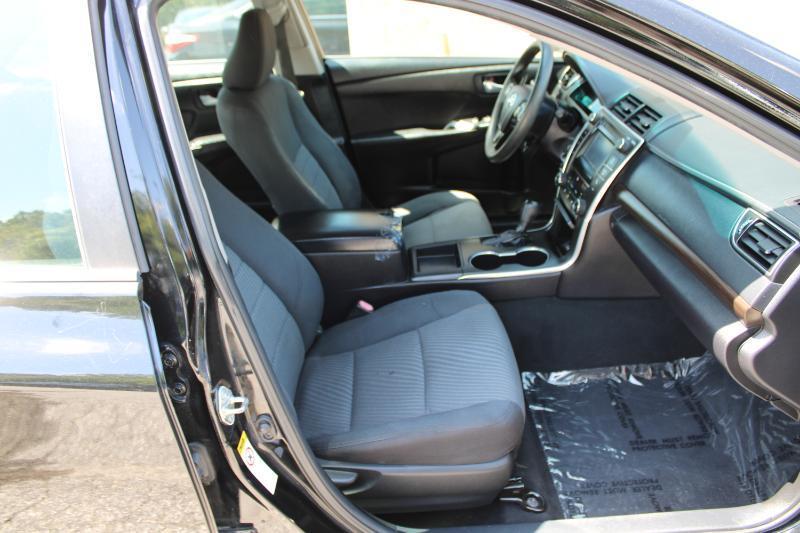 Toyota Camry 4dr Sdn I4 Auto XLE (Natl) 2015