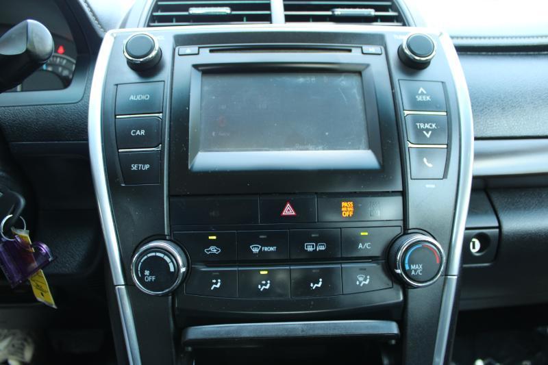 Toyota Camry 4dr Sdn I4 Auto XLE (Natl) 2015